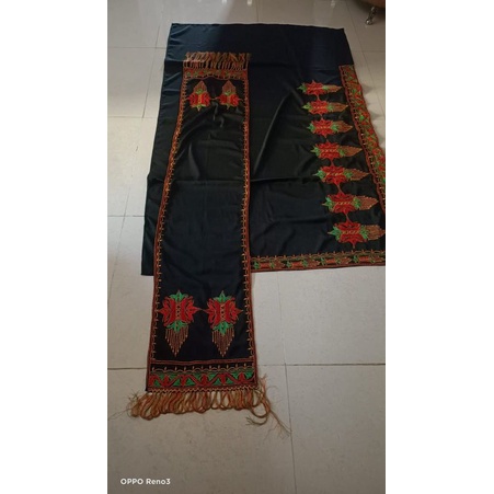 kain + selendang motif pintu Aceh