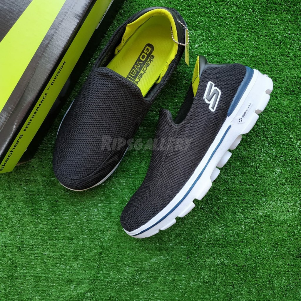 Sepatu slip on skechers go walk go flex pria wanita hitam putih premium quality sekolah kerja