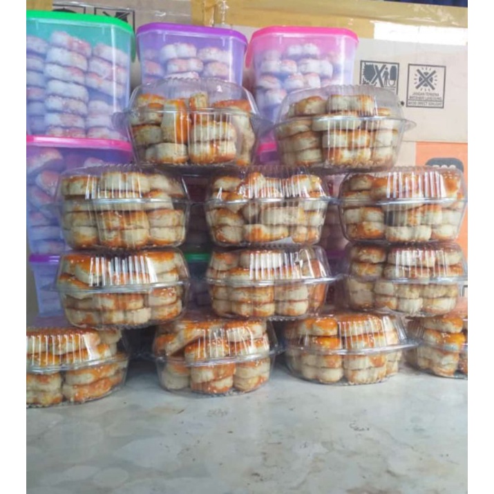 

Kue Kacang Enaak kemasan toples isi 52pcs