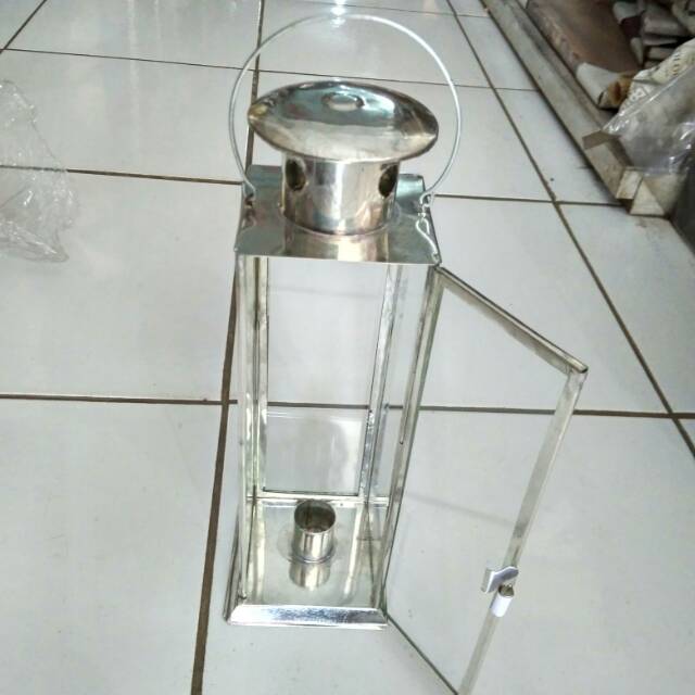Lentera/tempat lilin