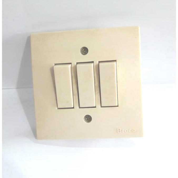 Hemat Saklar Stop Kontak Lampu Broco 3 Tombol Terbatas