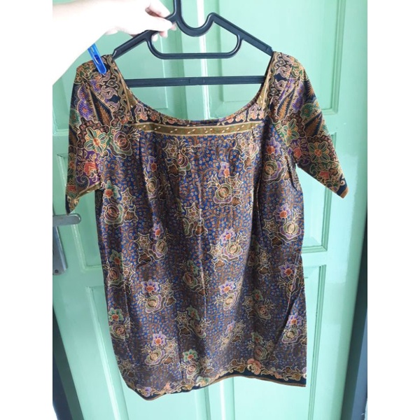 Preloved Blouse Batik Lyne Halim