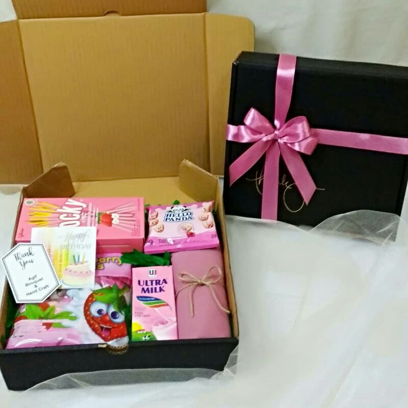 

Hampers Snack & Hijab by Request