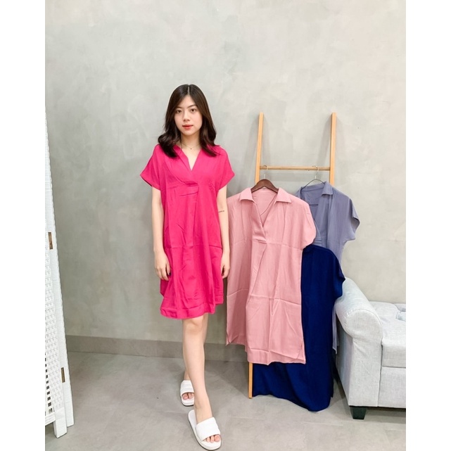 lookatmeofficial • Earlene Simple Basic V-neck Dress