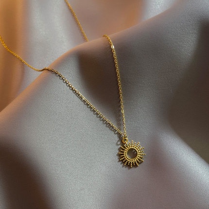 Versi Korea Dari Liontin Bunga Matahari Baru Titanium Steel Kalung Emas
