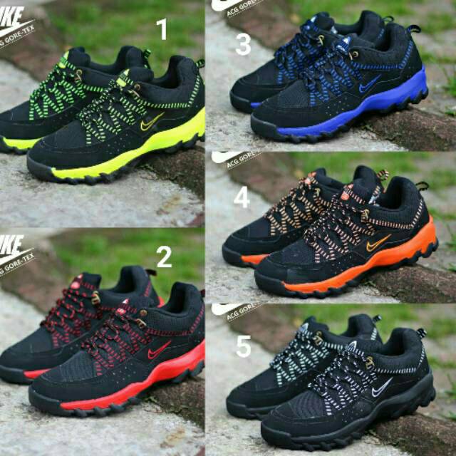 sepatu nike acg