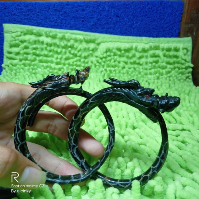 Akar Bahar ukir naga