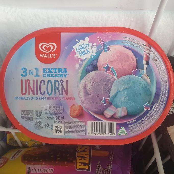 

Produk Unggulan] Es Krim Es Cream Walls 3 in 1 UNICORN Blueberry Strawberry Isi 700ML