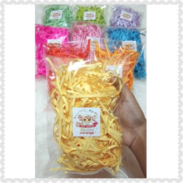 MIN PEMBELIAN 2 PCS Potongan kertas warna/ alas kado