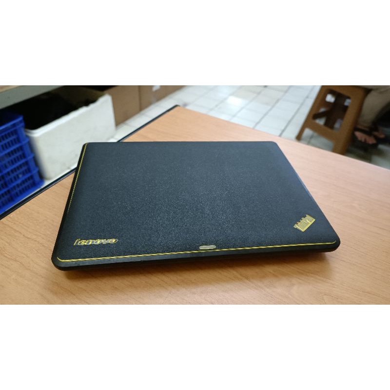 Lenovo Thinkpad x131e core i3 gen3 ram 4gb hdd 320gb windows 10  siap pakai
