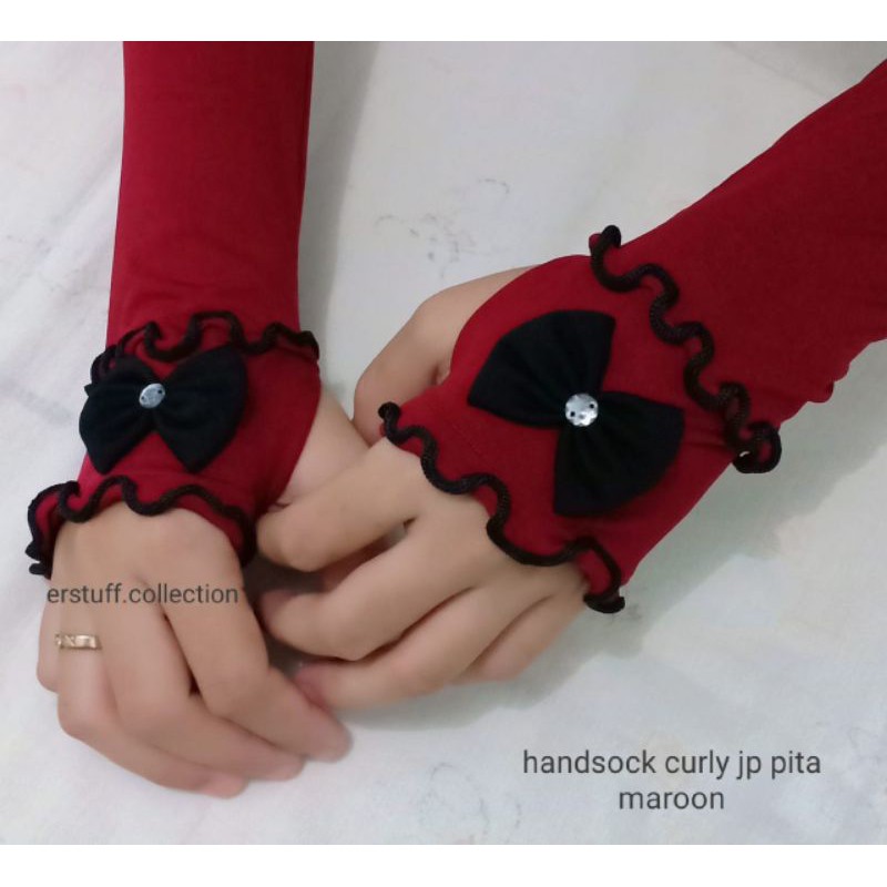 HANDSOCK JEMPOL CURLY KRIWIL PITA