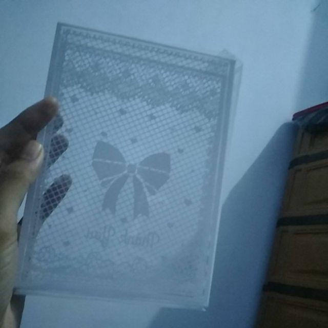 Mika Motif Piring Daun/ Dompet/ Pouch (isi 100)