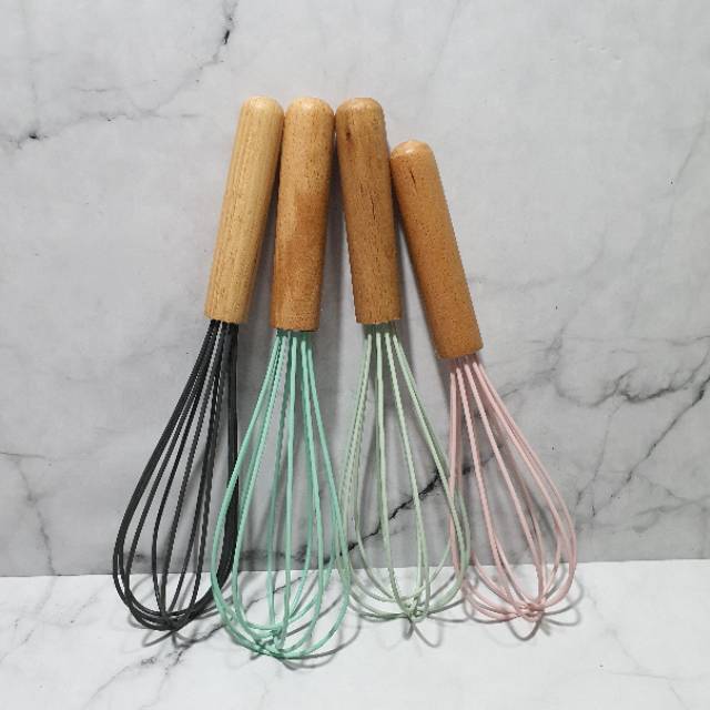 Simple silicone balloon whisk with wooden handle / pengocok telur silikon gagang kayu