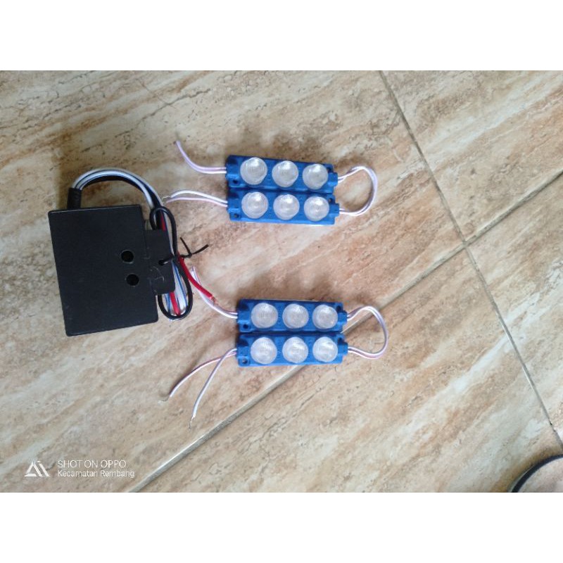 lampu blitz model pesawat