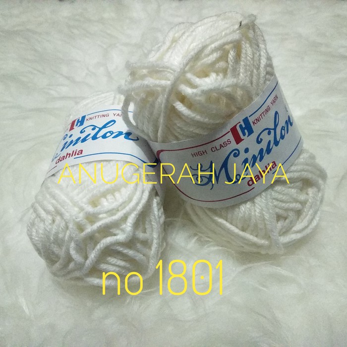 Benang Wol Besar / Benang Minilon / Benang Karpet Putih