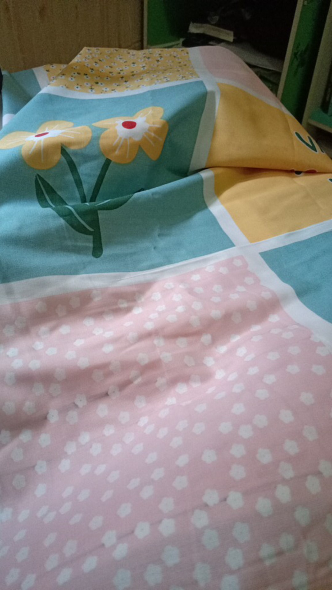 Moon Kain Sprei Meteran Katun Lokal Esra Geometri Wajik Kucing Berlyn & Kotak Bunga Jepang Hanami