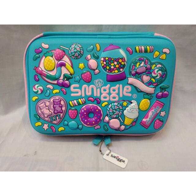 

SUPER SALE PENCIL CASE SMIGGLE