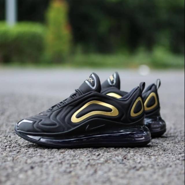 Sepatu Nike Air Max 720 Black Gold Buat Cowok
