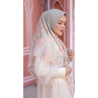 Buttonscarves Maharani lime series