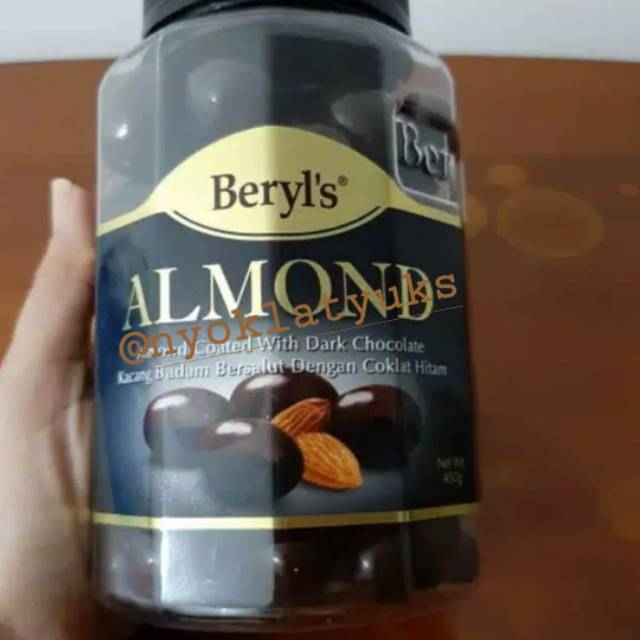 

Beryl's Almond Dark Chocolate 500gr