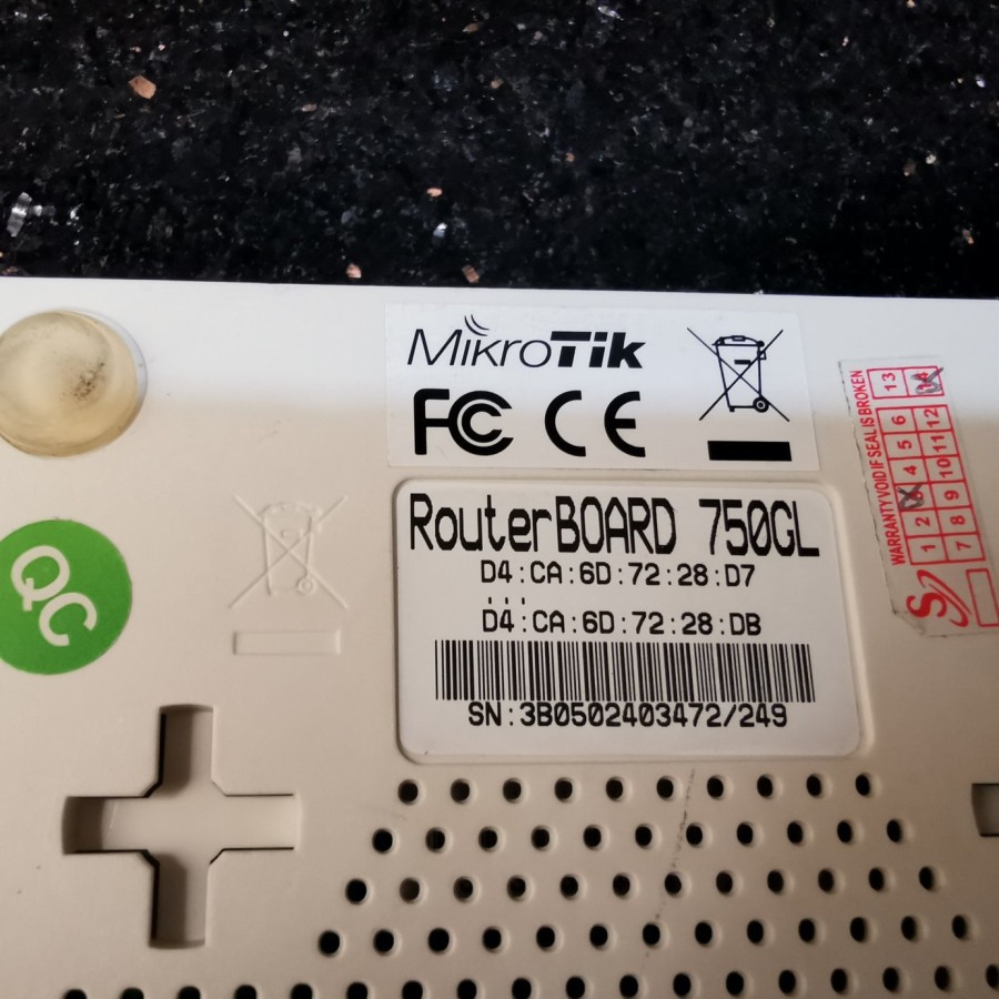 Router Board Mikrotik RB 750GL Pakai BB 0 Persen dengan adaftor
