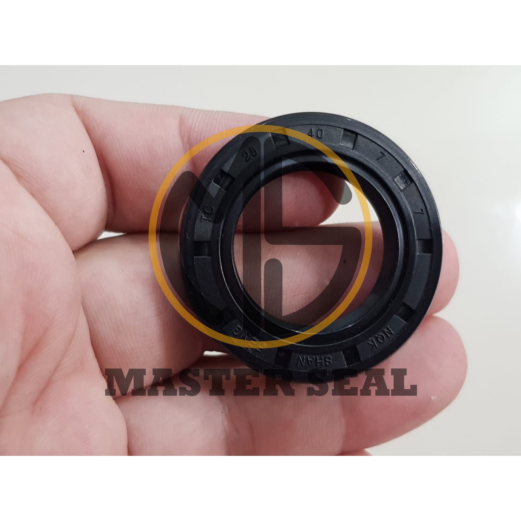 OIL SEAL TC 25 40 7 . TC 25 X 40 X 7 NBR TAIWAN