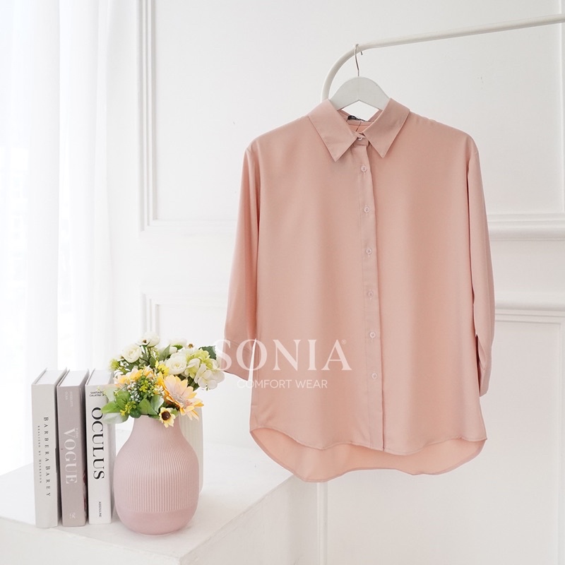 Bianca Top B2316 - SONIA / Kemeja Wanita Chiffon Premium Korea / Kemeja Wanita Sifon Lengan Panjang / Kemeja Wanita Premium / Basic sifon kemeja wanita BEST SELLER-Pastel Pink