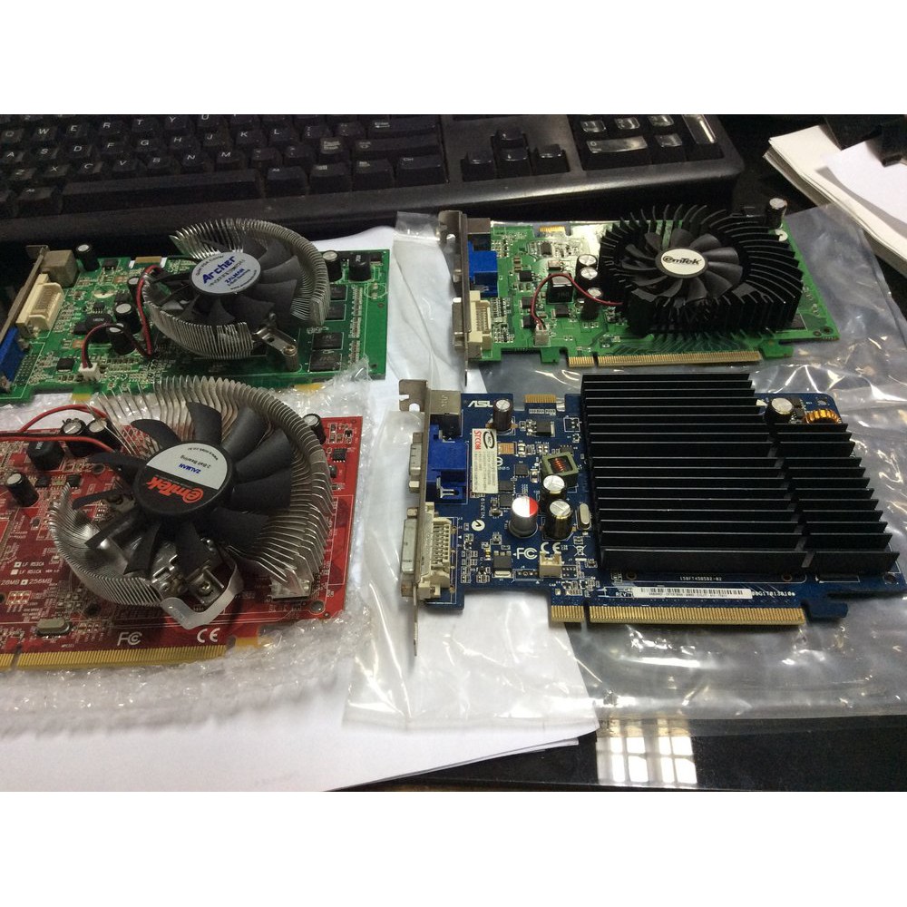 VGA 256MB 128BIT DDR2 PCI EXPRESS