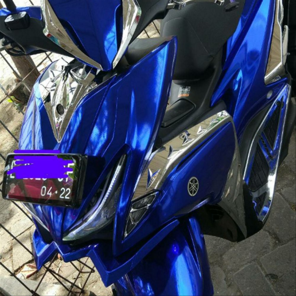 Motor Warna Biru Metalic