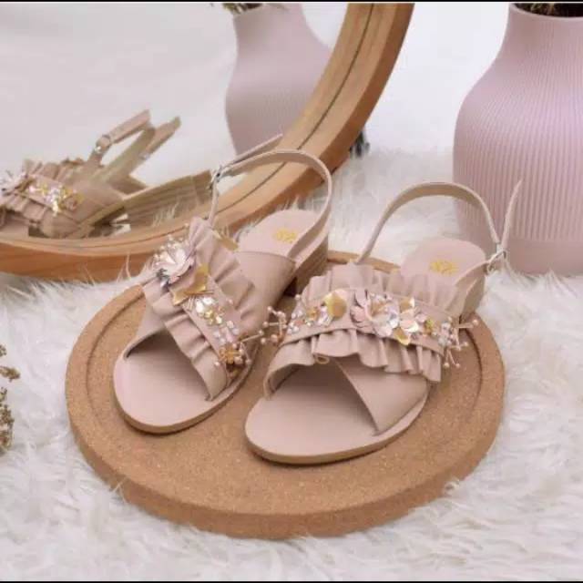 LYLA SANDAL BY LOCAL ID