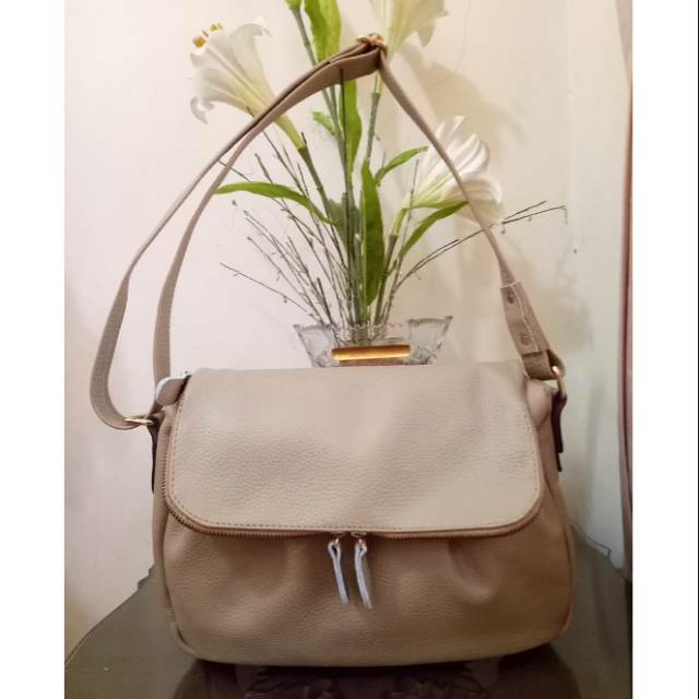 Tas wanita papirut rempel fresto