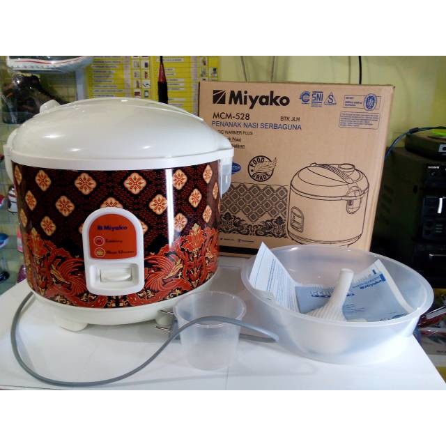 Miyako Rice Cooker MCM528 BTK JLH – Magic Com 1.8 Liter 3in1 395 Watt / Penanak Nasi