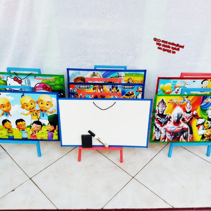 

papan tulis dan penyyangah uk 30x40 cm gratis spidol dan penghapus