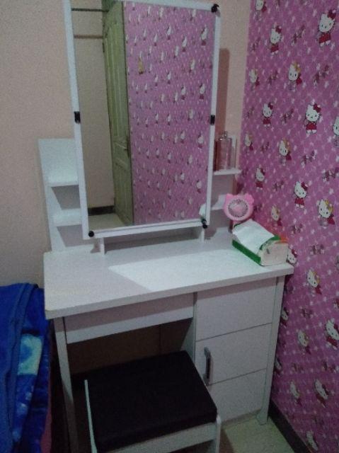 Meja rias all white putih kaca geser terbaru lemari makeup Meja rias all white putih kaca geser terbaru lemari makeup