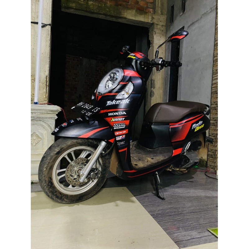 DECAL SCOOPY NEW 2021 KEREN MOTIF MERAH HITAM DOFF