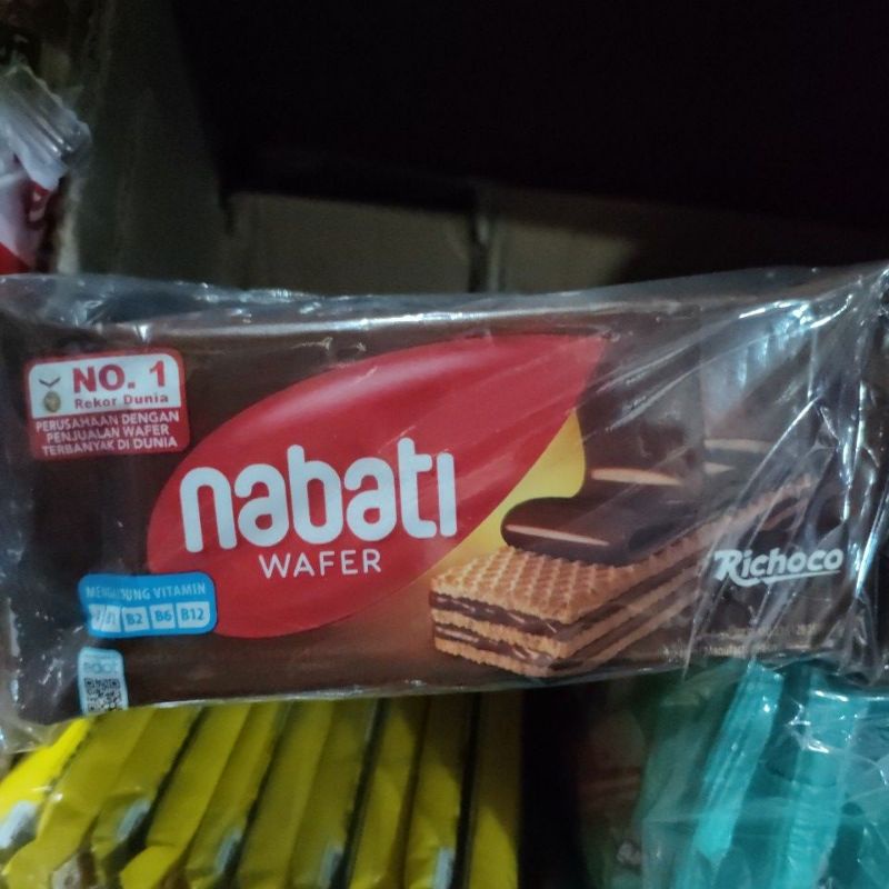 nabati wafer krim renteng coklat keju pink lava