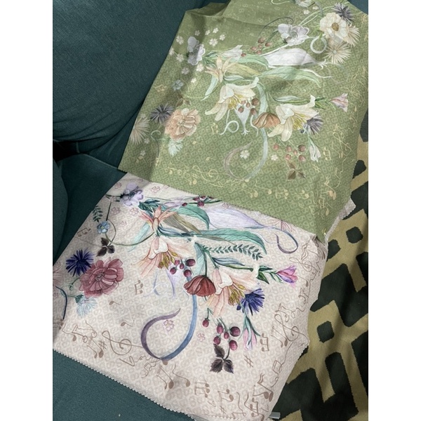 the nada series buttonscarves in si