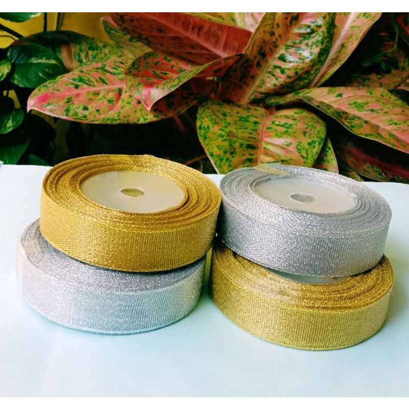 

Pita Glitter (0,75 "/ 2 cm) per roll (25yard)