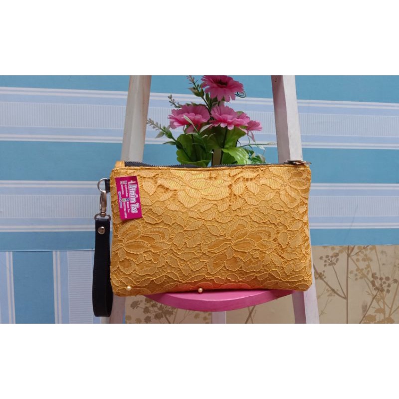 Clutch kondangan brokat banyak ruang