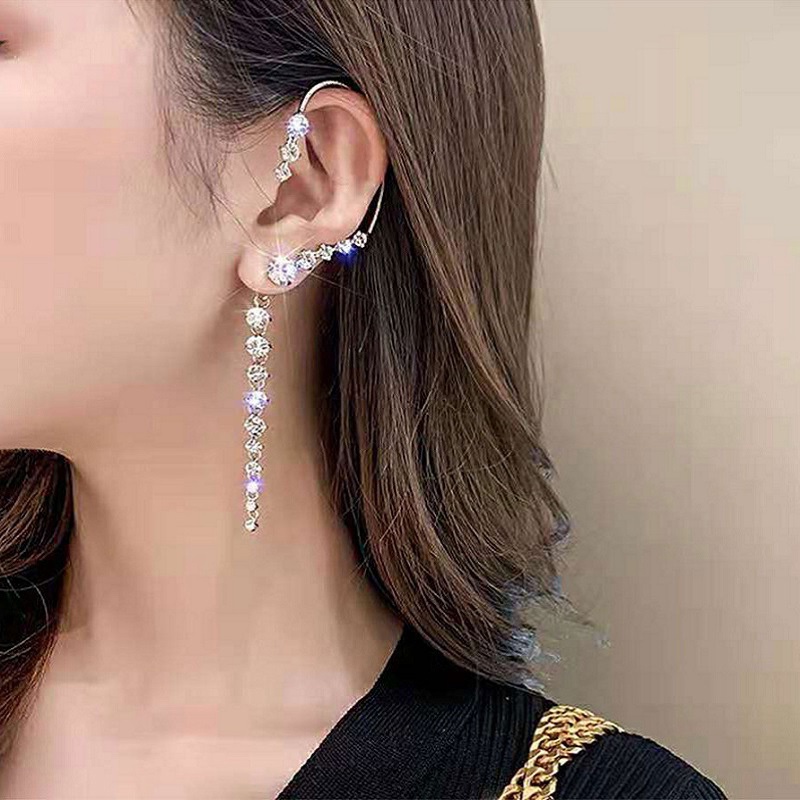 YEEZII Anting Kait Gantung Desain Kupu-Kupu / Bintang / Bulan Hias Kristal / Mutiara Warna Gold / Silver Untuk Wanita