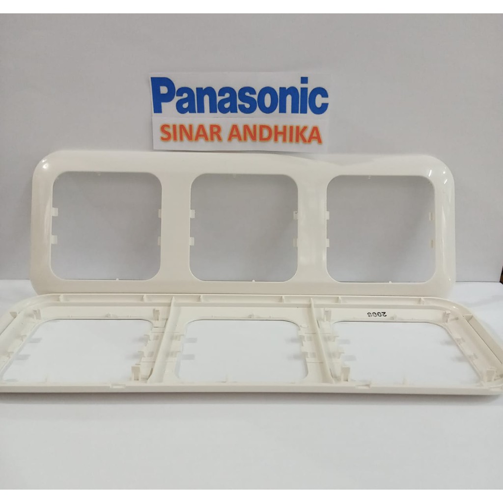 FRAME SAKLAR TRIPLE 3 GANG 6 DEVICE PUTIH PANASONIC WEJ 7823