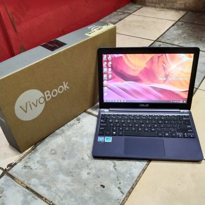 laptop asus e203mah intel celeron N4000 ram 2 gb hdd 500 gb fullset