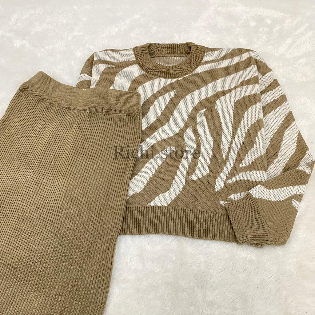 ONE SET RAJUT ROK ZEBRA