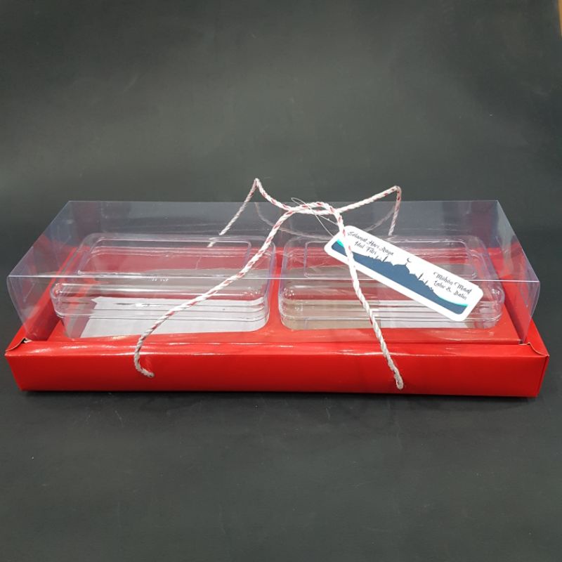 

BOX MERAH TALI TUTUP FULL MIKA ISI 2 TOPLES 250GR 32X12.5X8CM