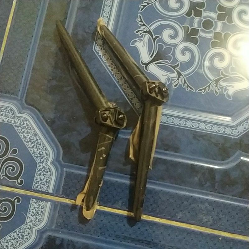 Kaki LED TV Polytron.