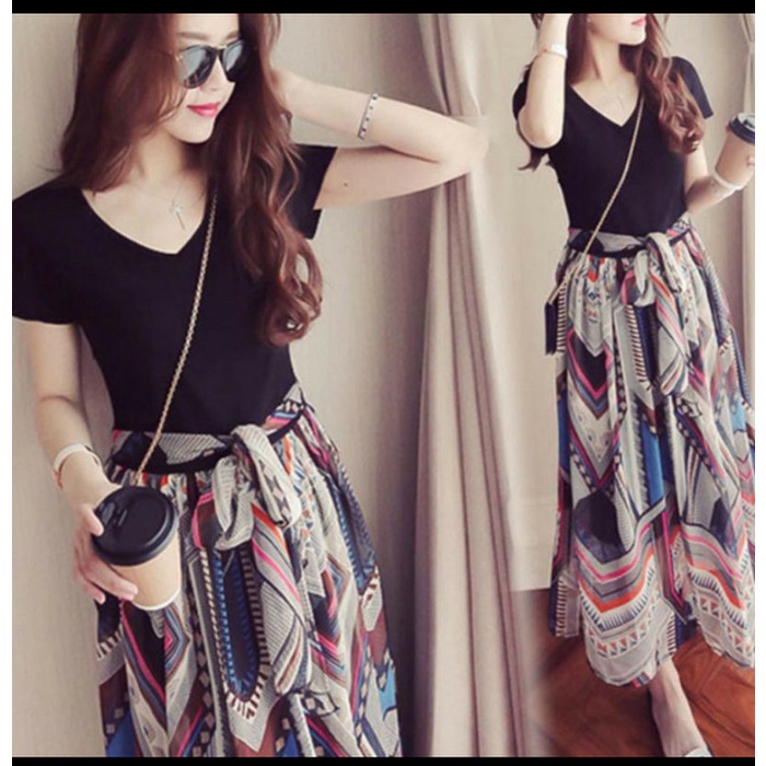 Long Dress Maxi V-Neck Motif Bunga Bahan Sifon - Hitam, S