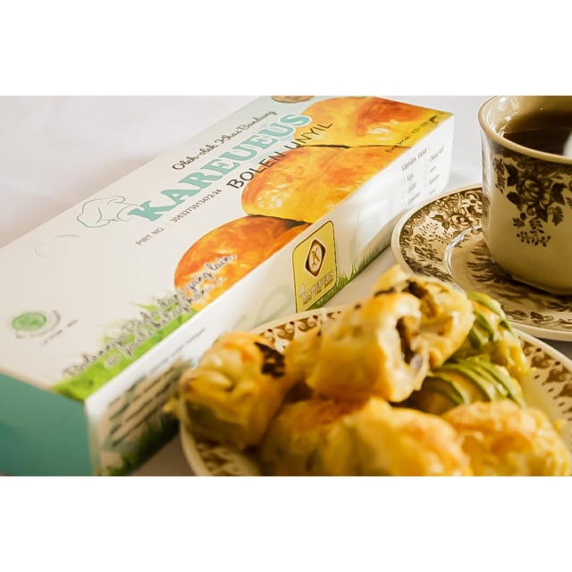 

Pisang Bolen Mini 20 pcs Kareueus Snack, Makanaan Oleh-oleh Bandung