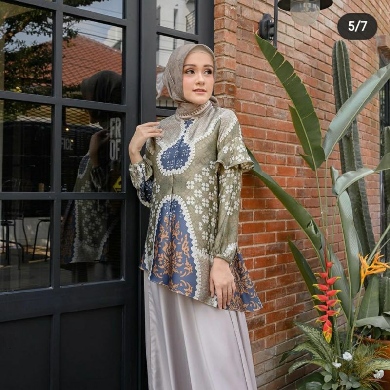 PRELOVED ANGGREK BLOUSE WEARING KLAMBY