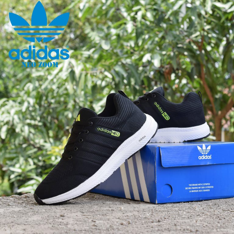 Sepatu Olahraga Pria ADidas Cosmic Speed Racer