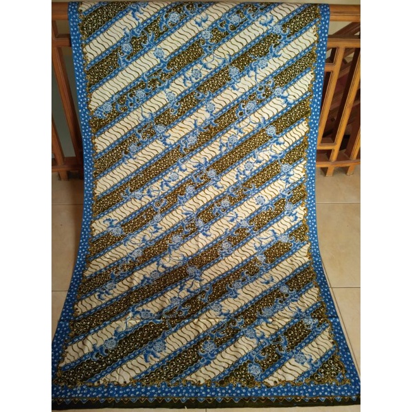 Batik tulis Lasem kerek biru hijau